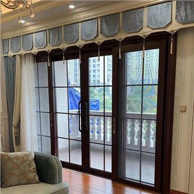 Dubultās alumīnija bīdāmās durvis