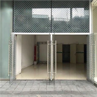 Stikla paneļa durvis