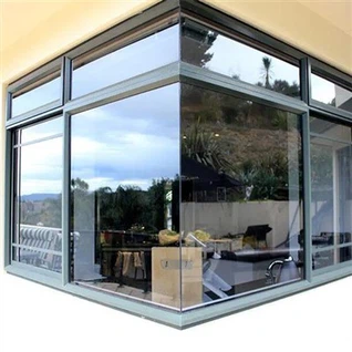 Alumīnija stūra logi